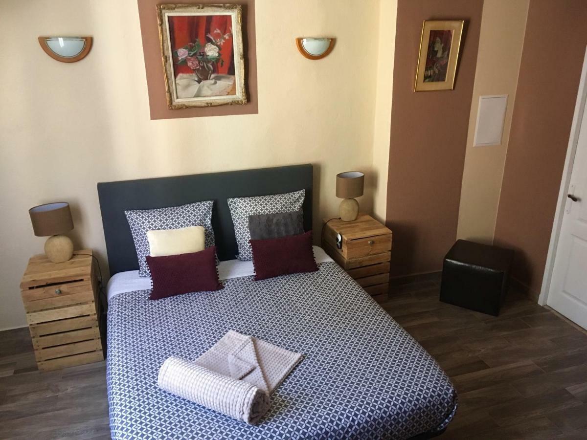 Hotel Lou Mistral Moustiers-Sainte-Marie Zewnętrze zdjęcie
